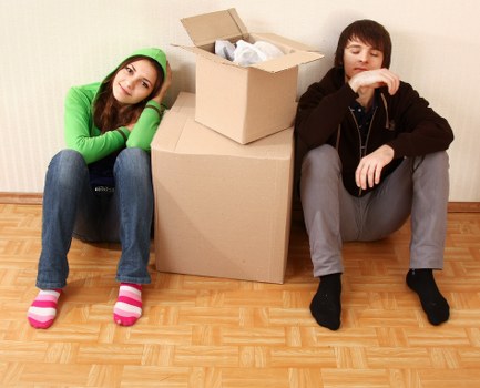 Flexible moving support with boxes and furniture in Catford